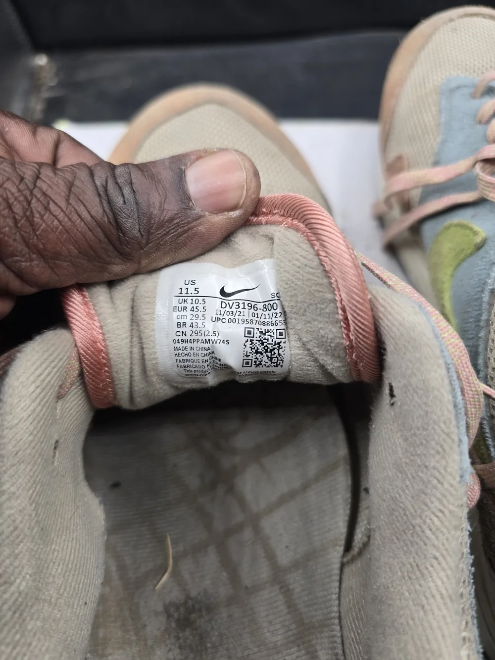 Nike Low-Top Sneakers in‎ Beige, Light Blue & Pink with Lime Swoosh